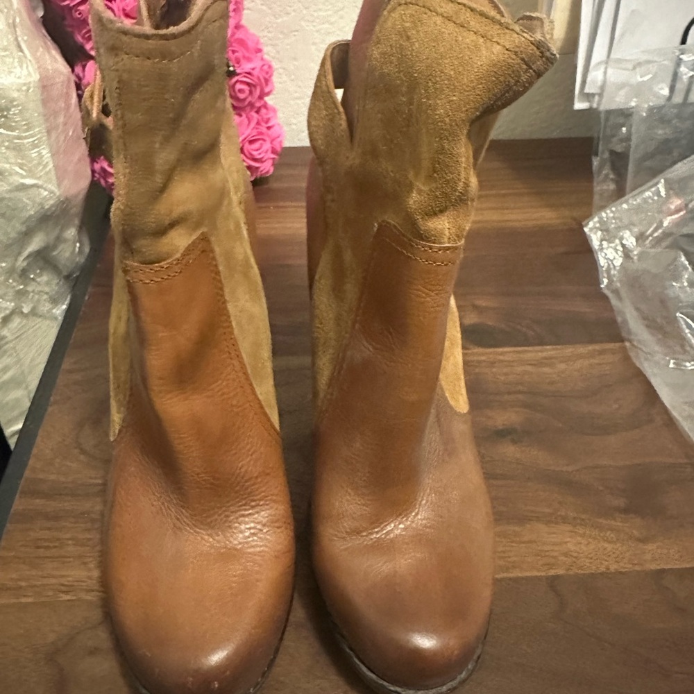 Jessica Simpson Boots Heels Size 8 1/2 Women’s